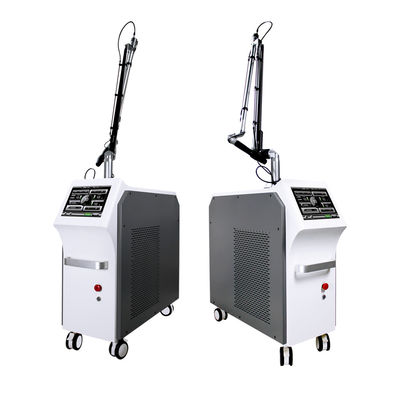 Plancher d'Astiland 1064nm tenant la machine de retrait de tatouage de laser